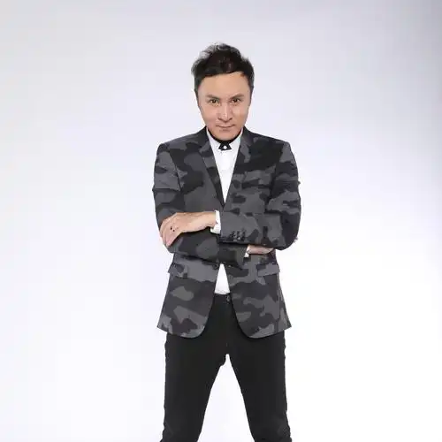 朱桢认证:主持人 演员简介:smg知名主持人,以其活泼幽默的主持风格