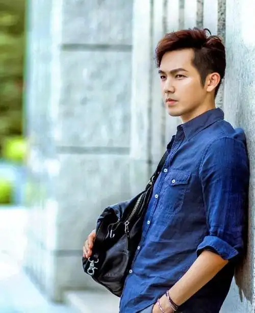 同样是70kg的身材 金城武和钟汉良帅出天际 最后一位让你笑出声