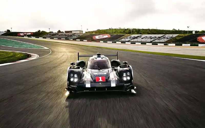 华为mate20 rs保时捷设计解析:为灵魂奔跑的保时