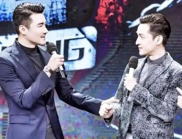 胡兵和胡歌一起合影,胡歌身高185都显矮了,他们都是黄金单身汉|成龙