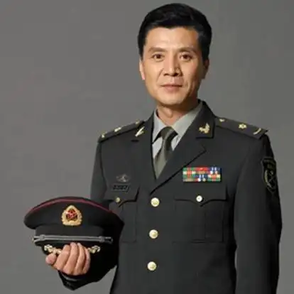 刘之冰,1963年3月30日出生于黑龙江省鹤岗市萝北县凤翔镇,八一厂演员