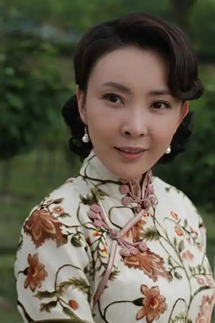 刘威葳(中国内地影视女演员)_尚可名片