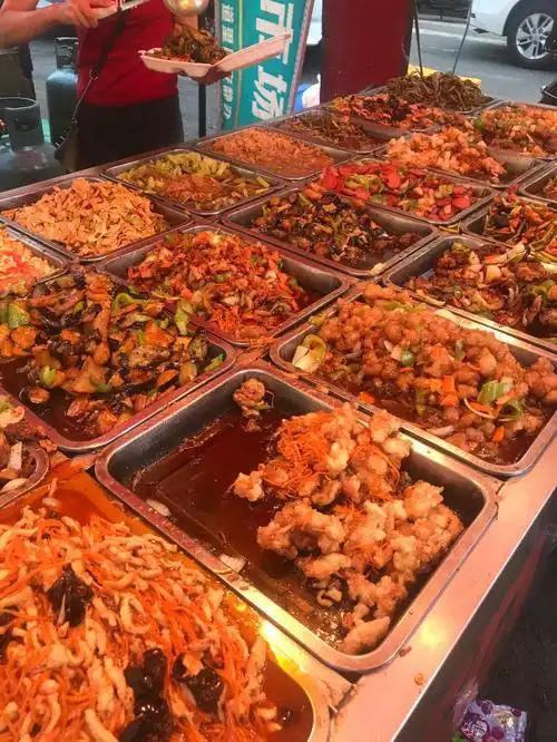 东北也是盒饭两荤两素12