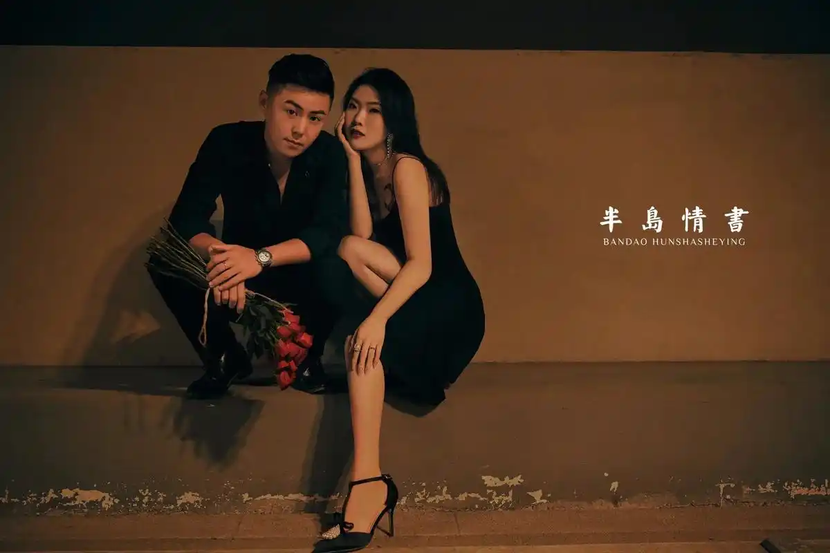 超酷街拍风格的婚纱照!#婚纱照风格 #客片分享 #拍出电影感 - 抖音