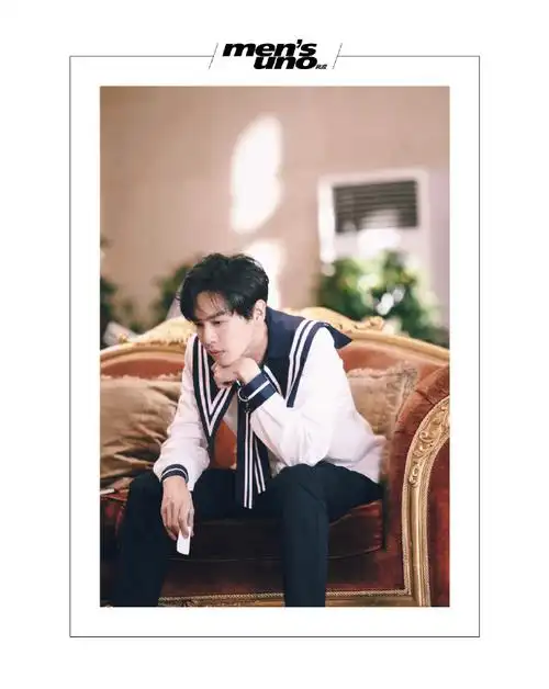 风度星尚#夏日故事里常常萦绕着海风气息,水手服是有效的视觉降温