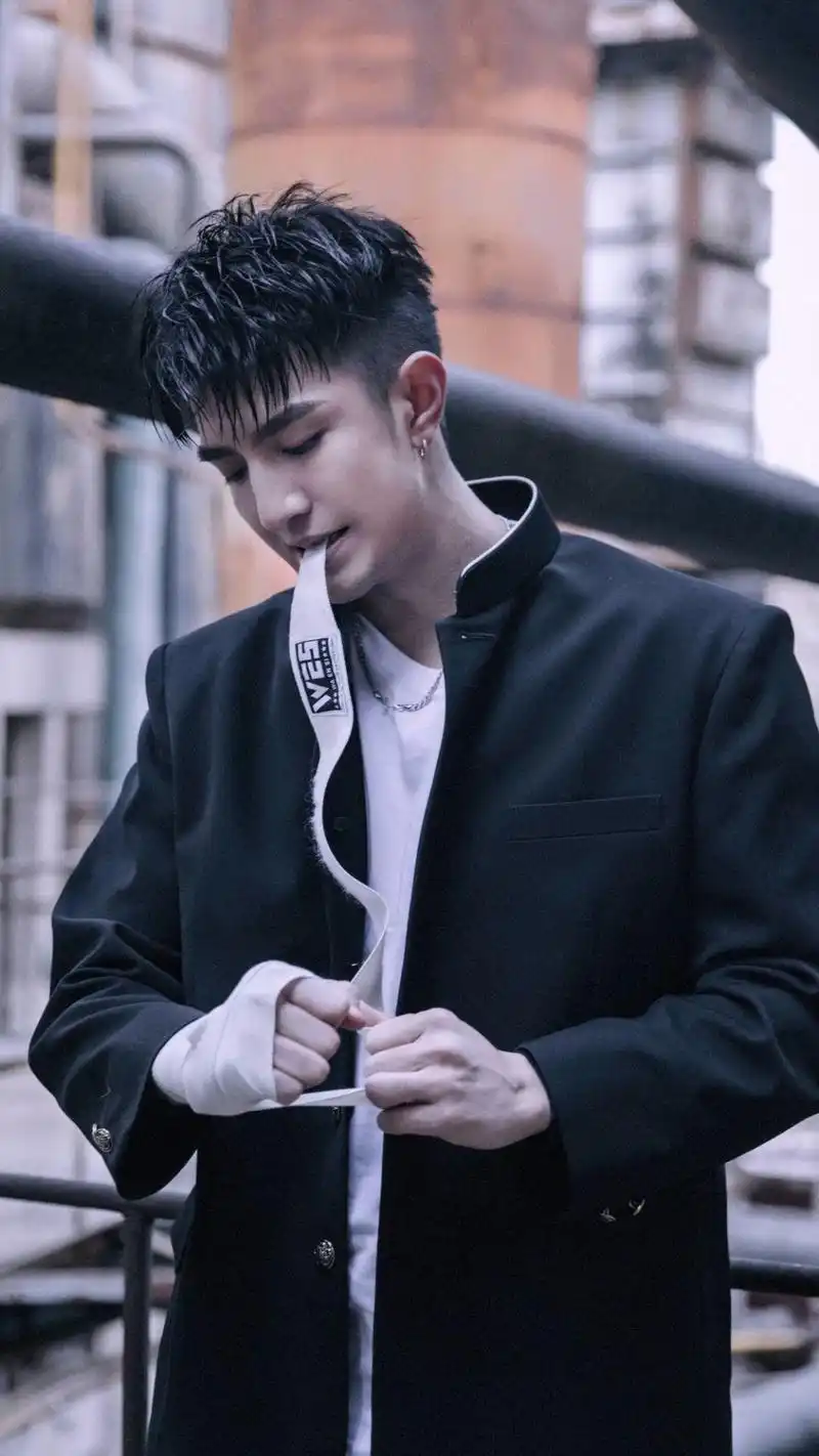 40张微信7.0.0聊天背景图片大推荐 帅哥/个性炫酷背景图片大全