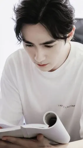 这么帅气可爱的朱一龙还是第一次见,一不小心就爱上他了