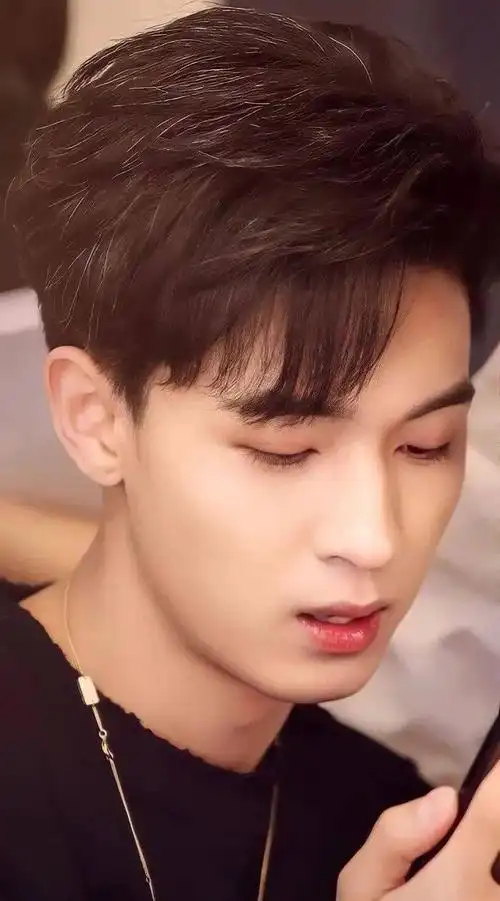 手机壁纸秦霄贤