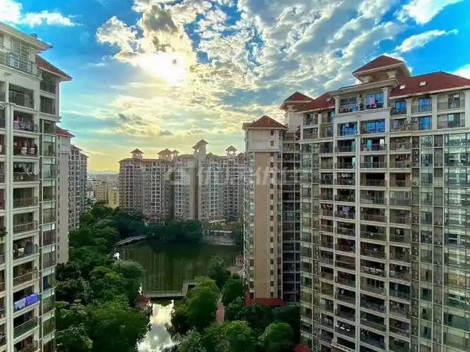 广州富力城南区大三房带主套 采光好 可改4房