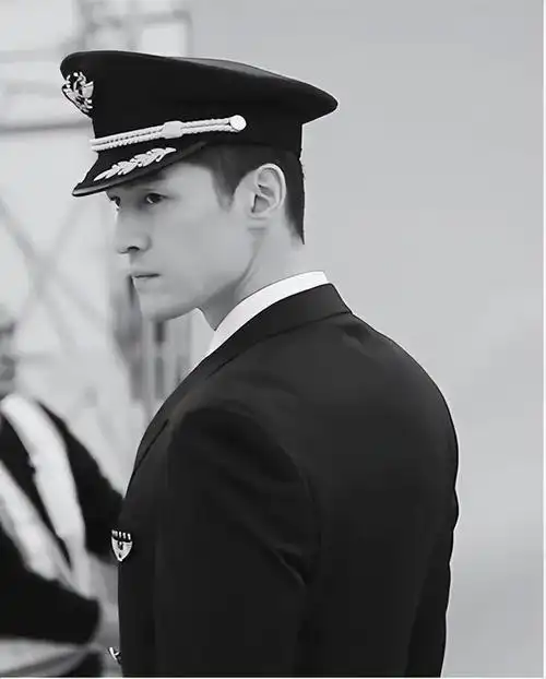 盘点十位军装大帅哥,你最喜欢谁