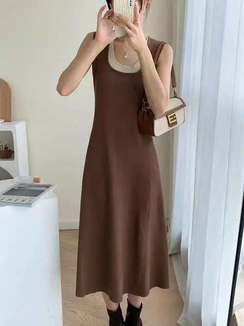 全蜜定制咖啡色撞色圆领针织吊带连衣裙女秋冬新款内搭打底a字裙 - 17