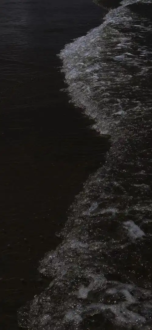 有没有与手机黑色主题融为一体的微信聊天背景图以及手机壁纸? - 知乎