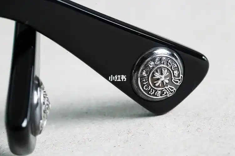 每天一个穿搭灵感  #chromehearts克罗心  #克罗心  #穿搭薯  #眼镜