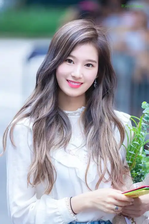twice凑崎纱夏sana
