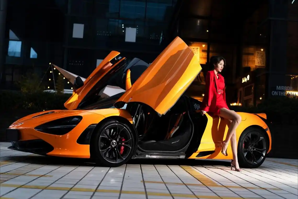 克拉女神高清美女璇子美女跑车4k壁纸