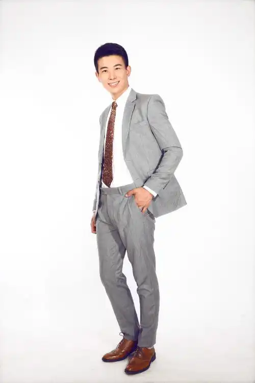 p>郑楠,1991年7月8日出生于吉林省白城市,中国内地男演员,模特,代表