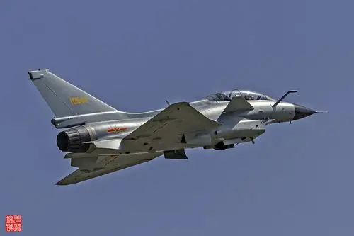 战力爆棚!百架歼10战机告诉你中国的南海底气
