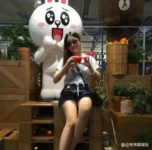 孟非婚姻隐瞒26年,妻子现身曝光年轻貌美,鲁豫见状直呼太漂亮了