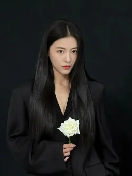 孙芮超话04@孙芮分享实况照片92一次全新的尝试一次惊人的美丽