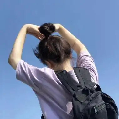 丸子头女生精致细腻头像 头像女生简单气质丸子