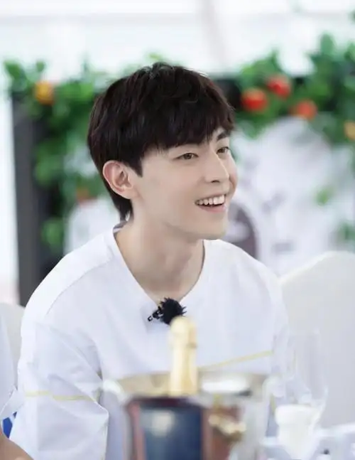 邓伦:无与伦比,期待你的首部电影作品《晴雅集》