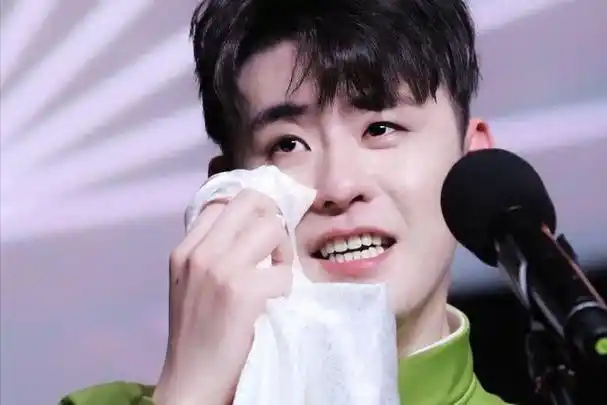 32岁的张云雷为何放弃德云社封箱大典转头却开起演唱会