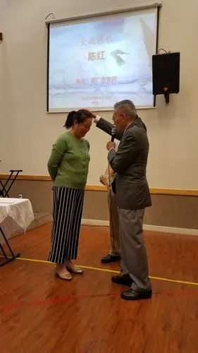 受洗 – 基督六家中文事工