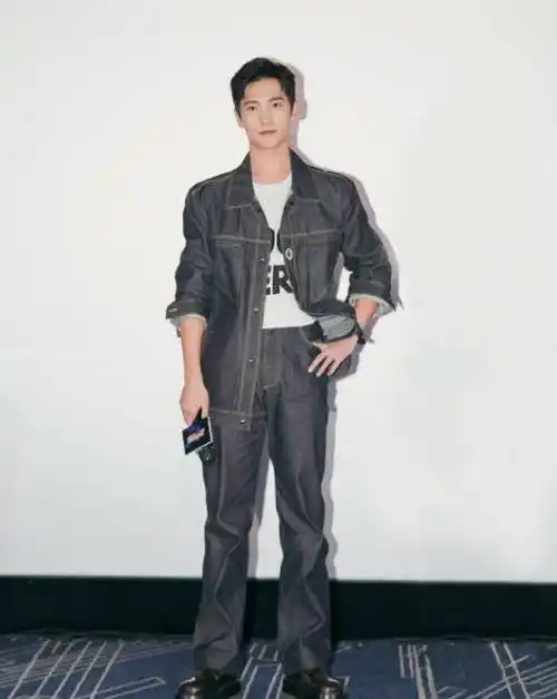 有种违和叫杨洋热巴演高中生校园恋爱超甜束手无措显年纪大