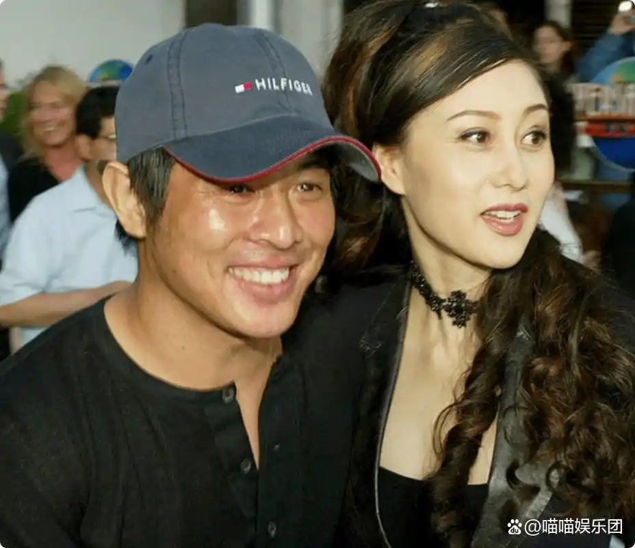 李连杰妻子近照曝光,利智衰老似奶奶,63岁黄秋燕越老越有韵味