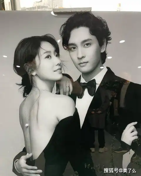 朴信惠和崔泰俊作为韩娱圈的人脉王,身边不乏明星好友,他俩的婚礼堪比