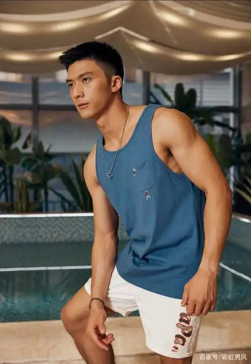 男风图鉴:185.cm体校生,肌肉太棒了,鼻子大,实力可以!