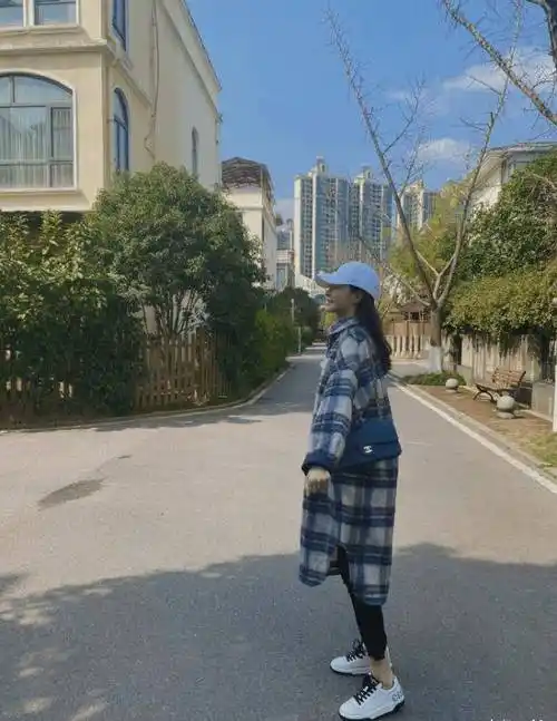 原创全网都在说沈梦辰长得有点高看到杜海涛拍照角度后身高真相