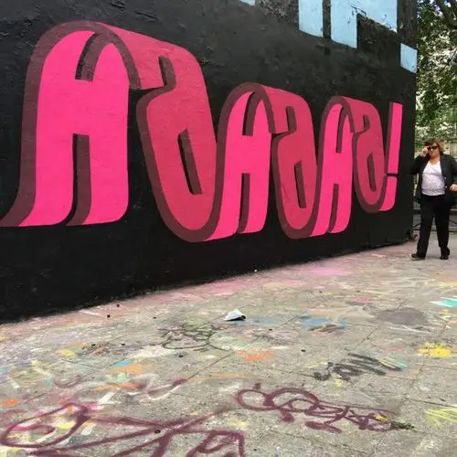 英国涂鸦艺术家 pref 通过独特的多层次涂鸦字体探索单词和常见短语