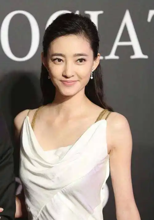 江疏影与王丽坤颜值pk,谁才是你心目中的女神_图片_五官_气质