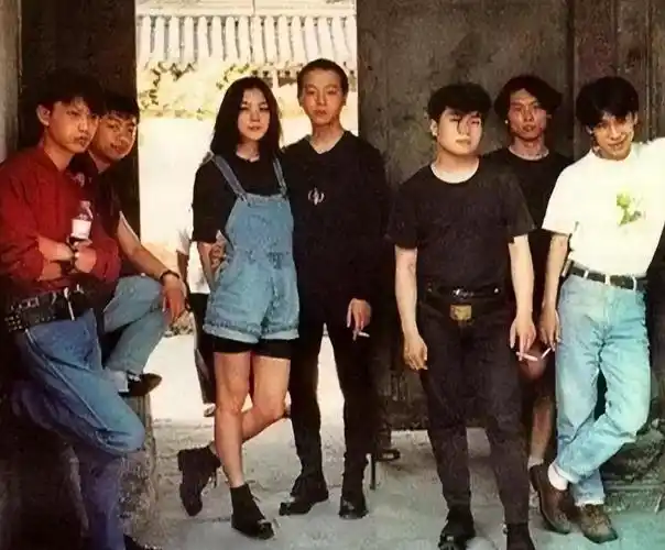 回顾王菲前夫窦唯两婚两离受伤的是女儿两份嫁妆是深沉的父爱