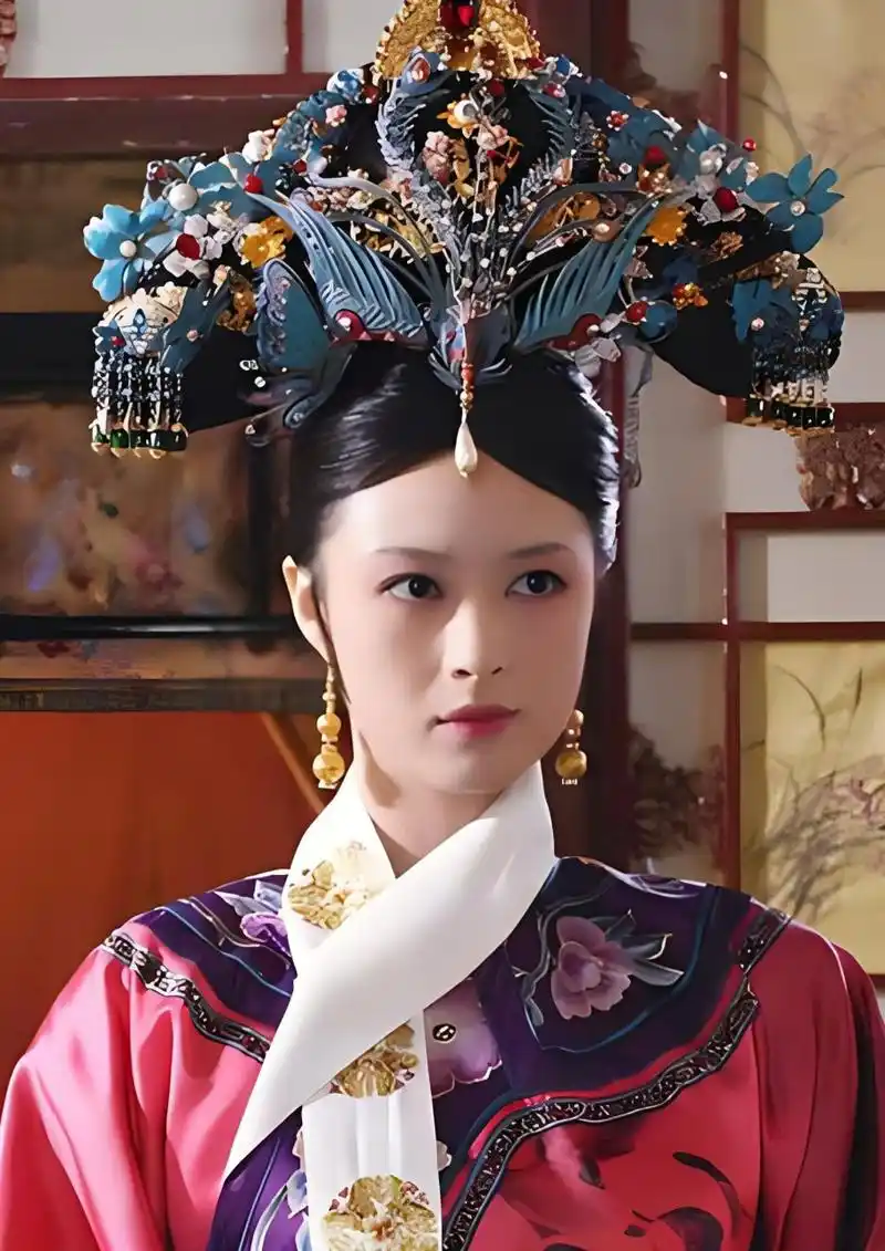 蒋欣演绎《甄嬛传》中的华妃,魅力与悲剧并存!   华妃的扮演者叫蒋欣.