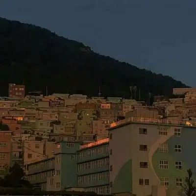 顾谙 原宿ins风暗色背景图