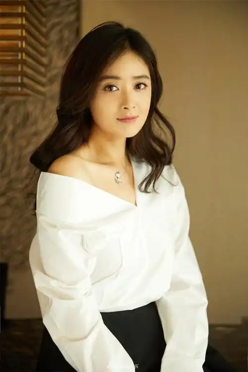 蒋欣个人资料(蒋欣与叶祖新分手7年都未婚单身,但人生现状大有不同)