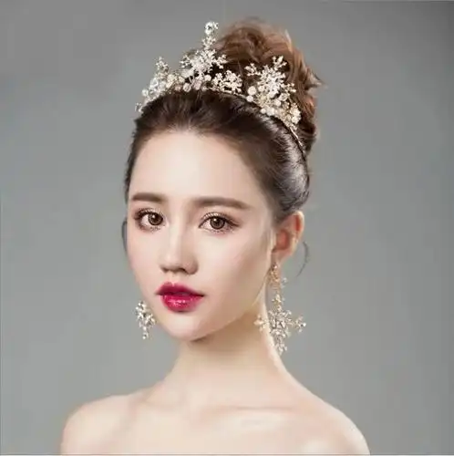 3款婚纱头饰你更为喜欢的是哪一个测谁将会在夜里偷偷想你