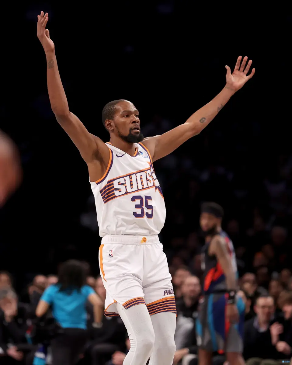 杜兰特:愿在太阳终老 我喜欢这里 但我不知道将来会发生什么_腾讯新闻