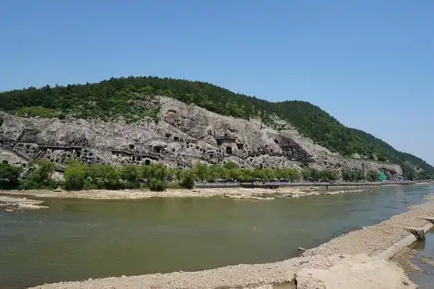 龙门石窟东山石窟游览攻略