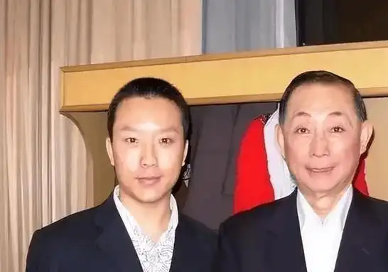 李玉刚被曝三婚娶乌克兰美女,两人还有个混血女儿?