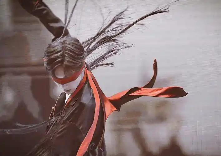 宋继扬真清泉系美男彩色系穿搭干净可爱笑起来满目星辰