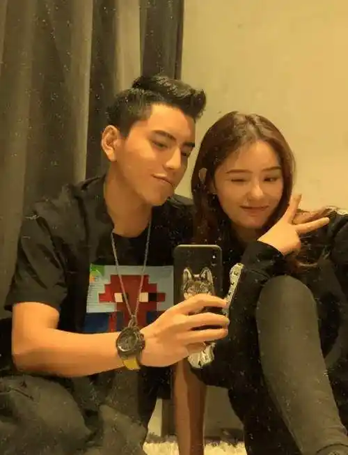 王大陆蔡卓宜官宣恋情合体参加综艺节目男方曾被质疑嫖娼