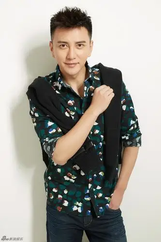 组图:王仁君写真曝光 牛仔配衬衫打造文艺feel_高清图集_新浪网