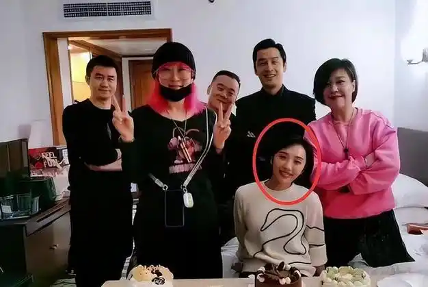 胡歌老婆黄曦宁近照被扒如今我终于明白胡歌为何会选择她