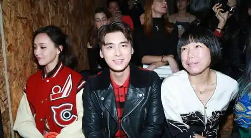 唐嫣与李易峰纽约同台看秀