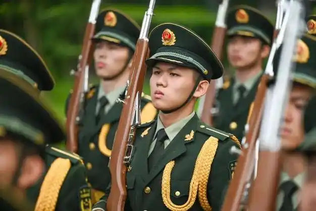 奏响时代华章——武警警官学院隆重举行国庆升旗仪式|军校|军训_网易