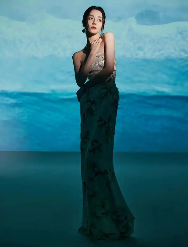 迪丽热巴#气质女神 手臂线条绝了仙女下凡辛苦了 - 抖音