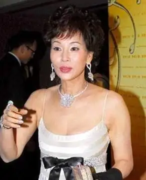 明星娱乐 陈婉珍年轻时候的照片 陈婉珍曾经是何的原配夫人的私人看护